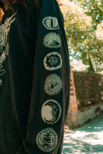 Load image into Gallery viewer, Crest Long Sleeve